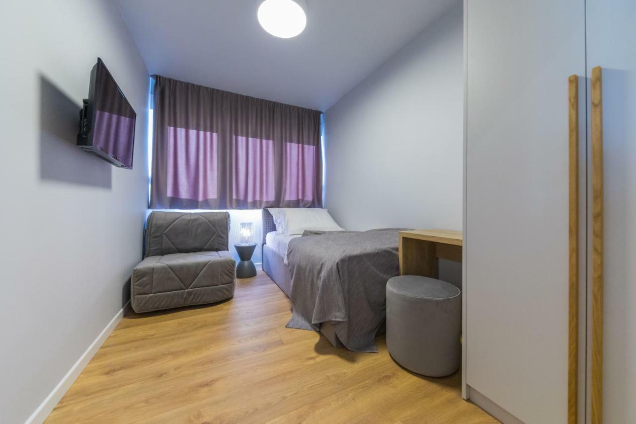Glow Luxury Apartment With Terrace And Jacuzzi Сплит Екстериор снимка